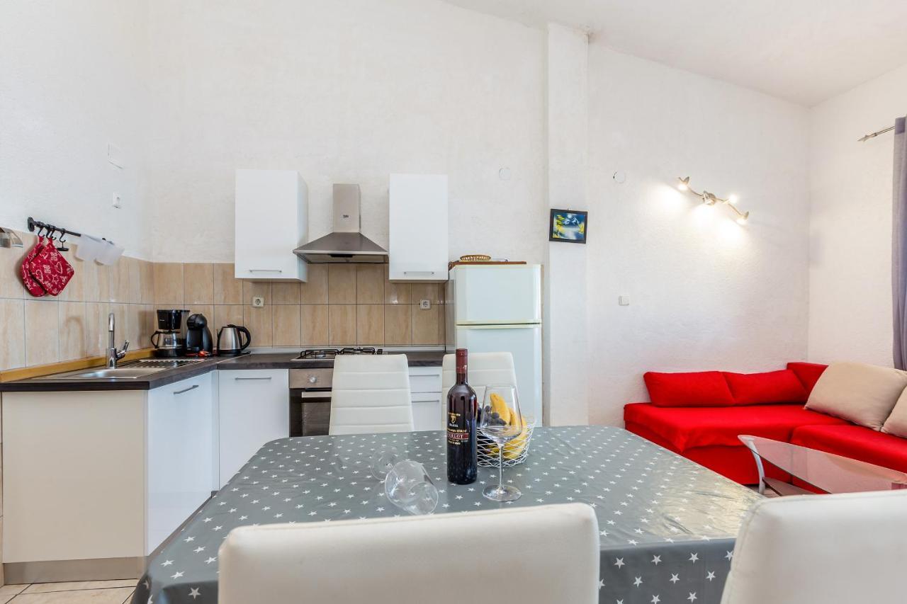 Private Accommodation Stara Baska Ngoại thất bức ảnh