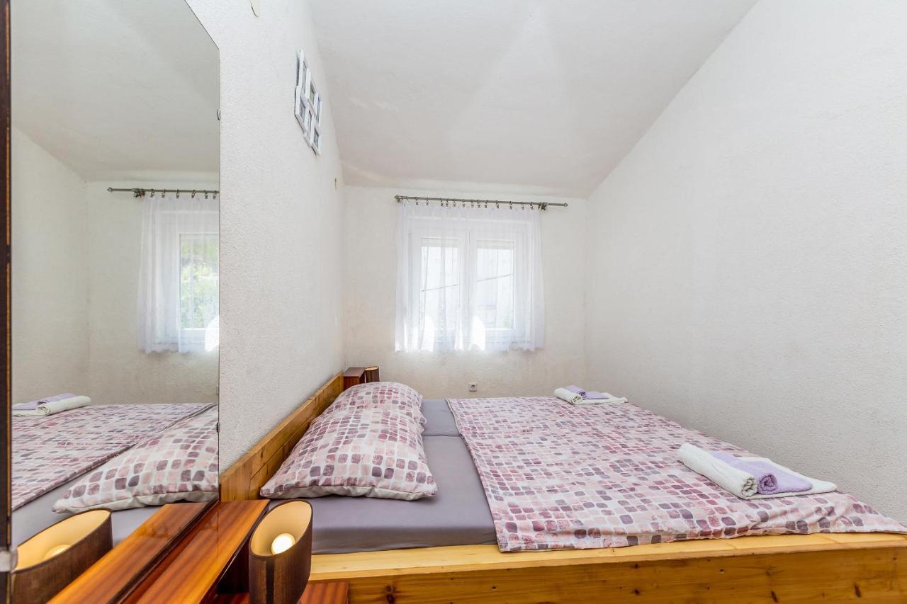 Private Accommodation Stara Baska Ngoại thất bức ảnh