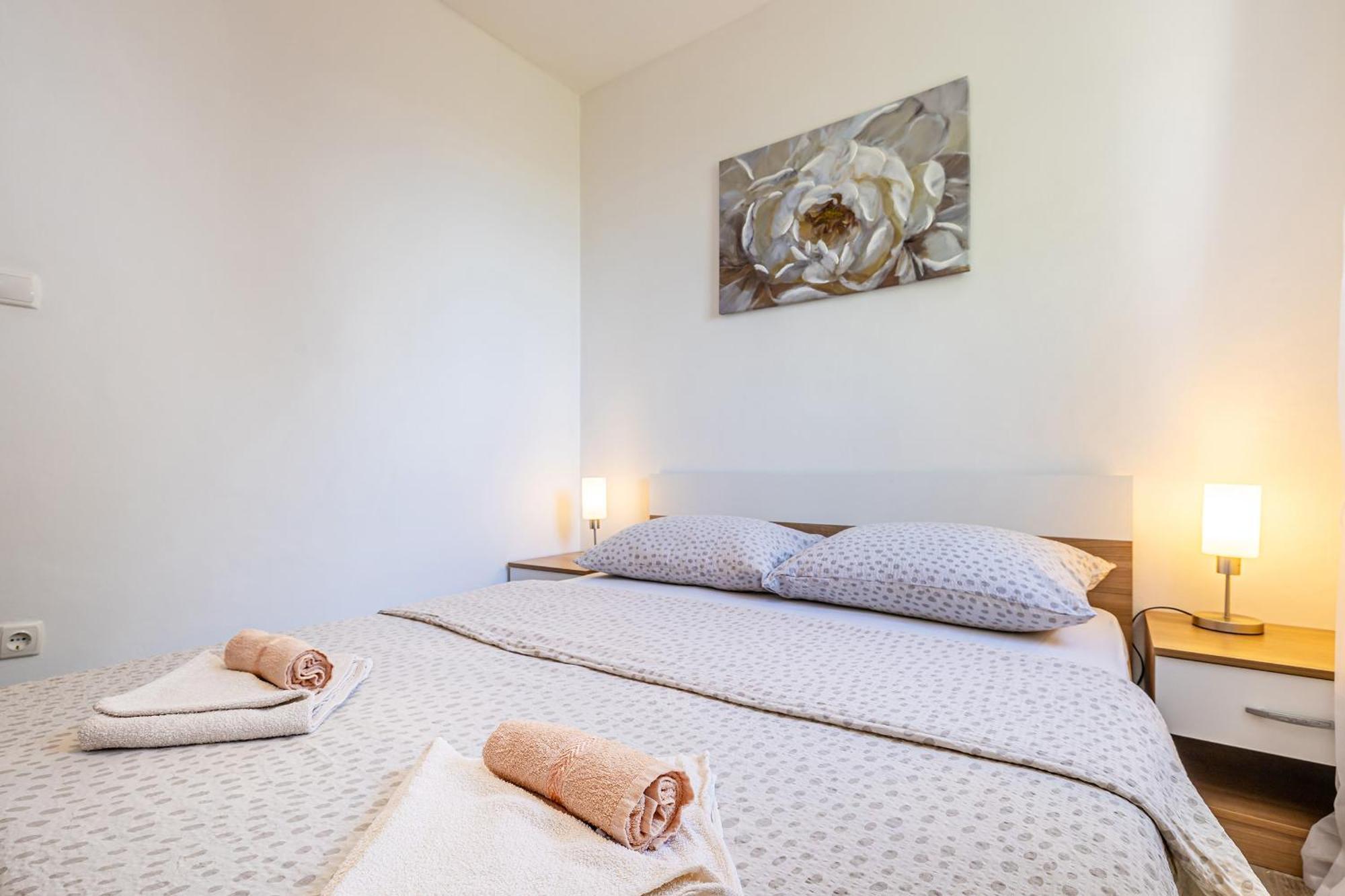 Private Accommodation Stara Baska Ngoại thất bức ảnh